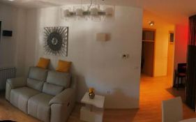 Apartment Angela With Private Garage Slot