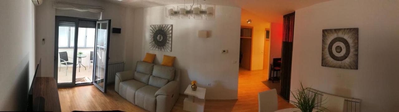 Apartment Angela With Private Garage Slot Pula Zewnętrze zdjęcie